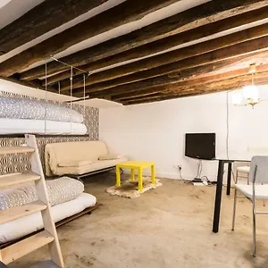 Appartamento Charming 20m² Near Le Marais, Parigi
